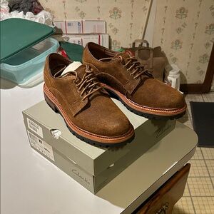 Clarks Men's Suede Brown Oxfords size 8 mens
